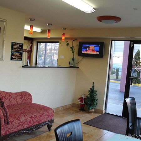 Farmingdale Express Inn - Wall מראה פנימי תמונה