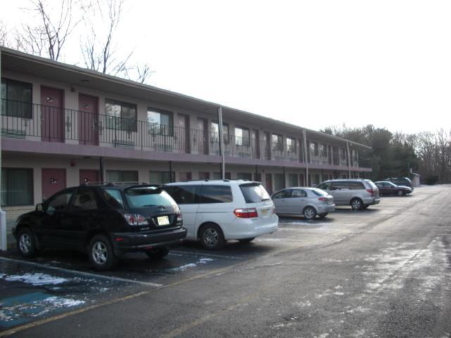Farmingdale Express Inn - Wall מראה חיצוני תמונה