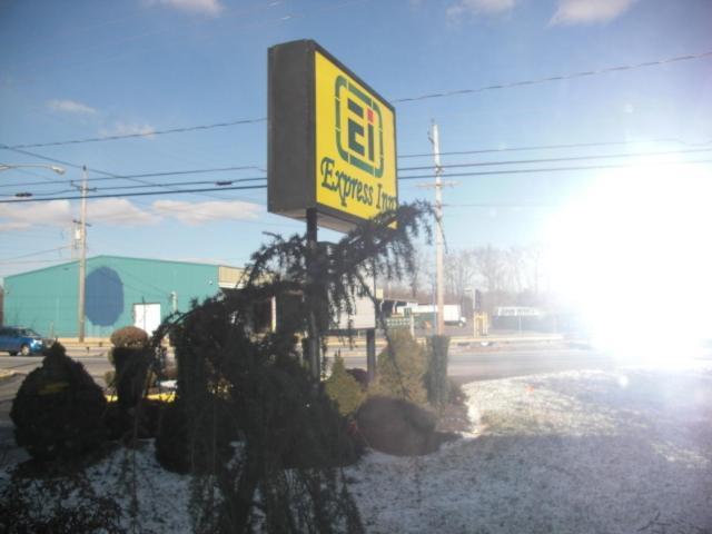 Farmingdale Express Inn - Wall מראה חיצוני תמונה